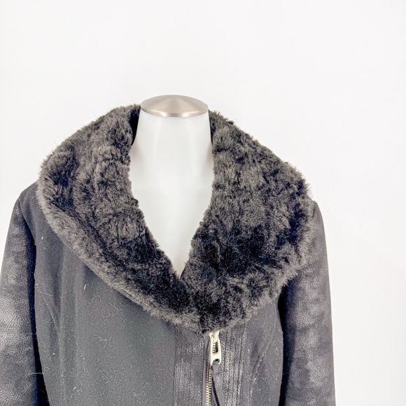 Guess Black Leather Jacket with Fur Trim and Asymmetrical Zipper - Picture 2 of 8